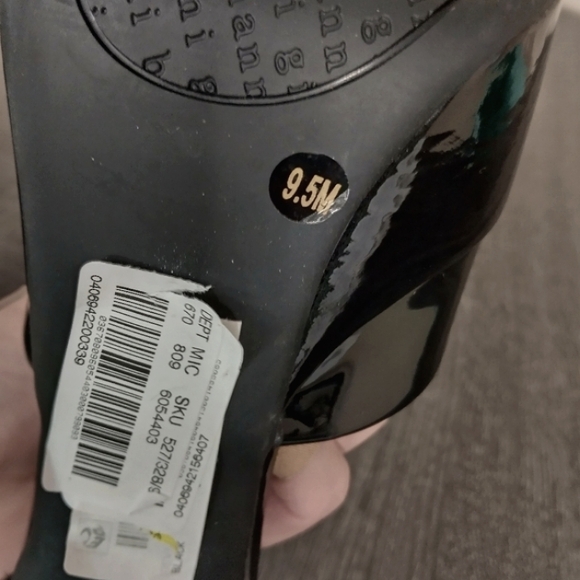 Gianni Bini woman's 91/2M black patent Leather Barbiecore Memory foam 5 1/2"heel - Picture 8 of 8